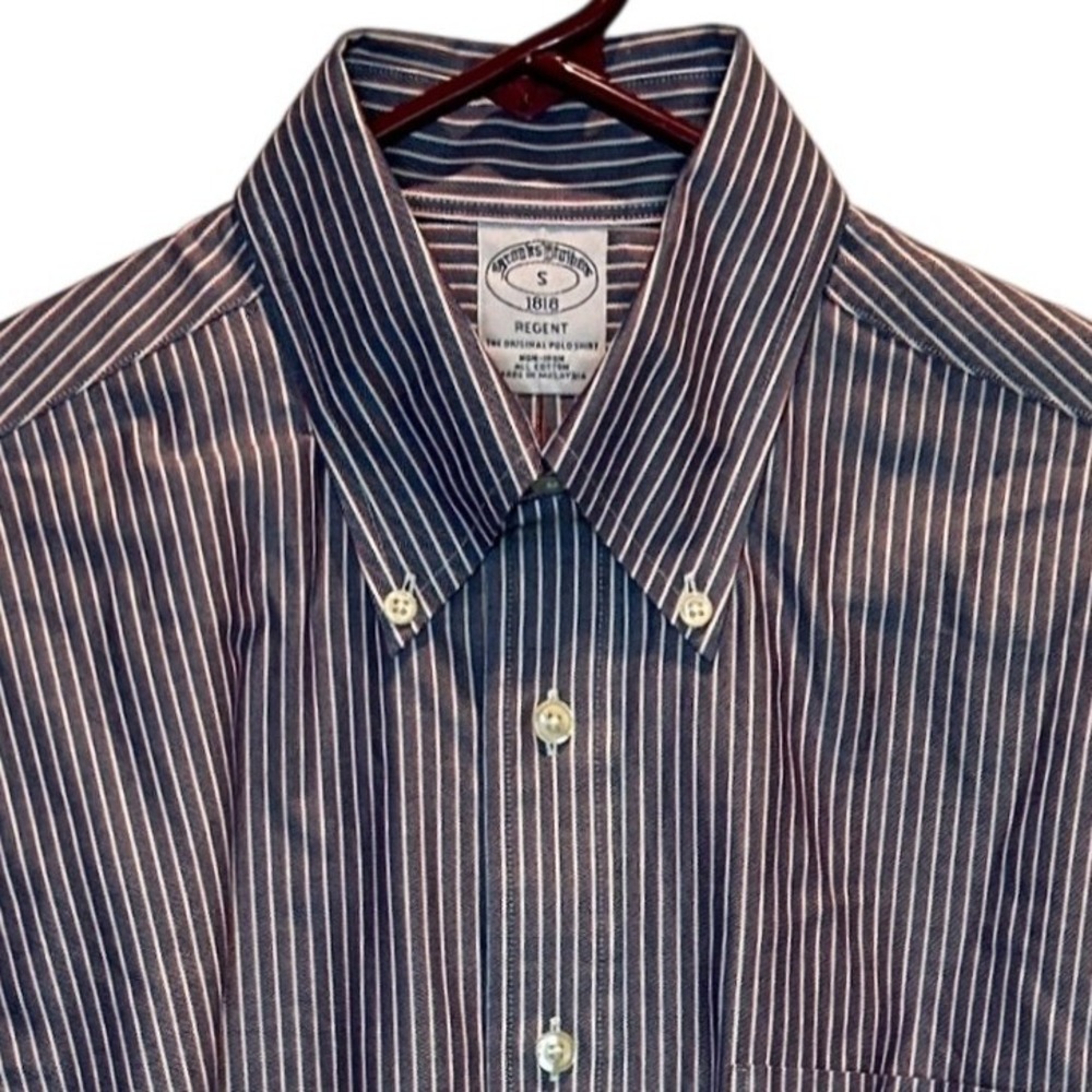 Brooks Brothers Regent Non Iron Button Down Shirt Men's Small Blue Stripe‎